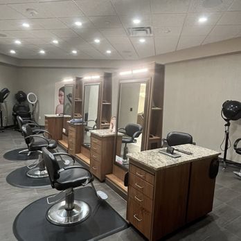 Life Time Biltmore - Salon - Gyms Near Me - Phoenix, Arizona
