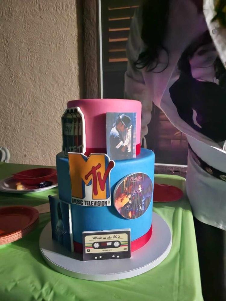 ARTOS CAKE SHOP Updated September 2024 3136 Trawood Dr, El Paso