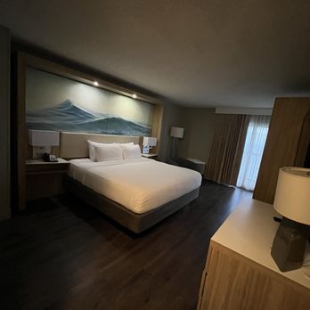 Crowne Plaza Melbourne - Oceanfront by IHG - 8th floor corner suite with an ocean view - bedroom - Hotels Near Me - Melbourne, Florida