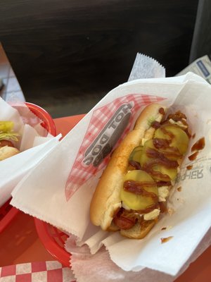 Port Drive In by null