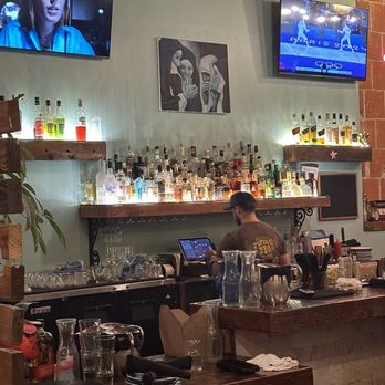 Flying Pig Pub & Kitchen - Full bar - Pubs Near Me - Oceanside, California