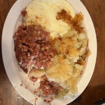 Harlow's Cafe - Corn beef hash with over medium eggs - Burgers Near Me - Tempe, Arizona Harlow's Cafe - Corn beef hash with over medium eggs - Burgers Near Me - Tempe, Arizona