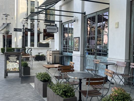 Modern Bread and Bagel by null