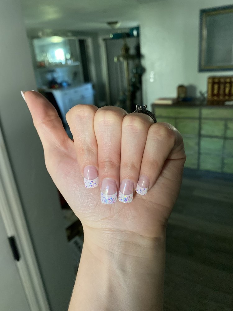 Natural Nail Salon Image