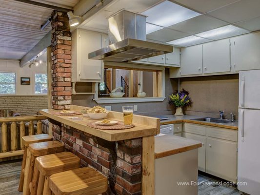Four Seasons Lodge 67 Photos Vacation Rentals 31 Whiskiers