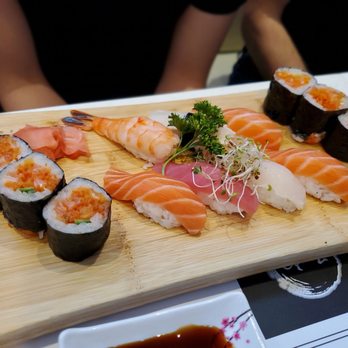 MINE Sushi - Maki Set Lunch D (7pcs of assorted nigiri sushi and 6pcs spicy salmon roll) - Japanese Near Me - Markham, Ontario MINE Sushi - Maki Set Lunch D (7pcs of assorted nigiri sushi and 6pcs spicy salmon roll) - Japanese Near Me - Markham, Ontario