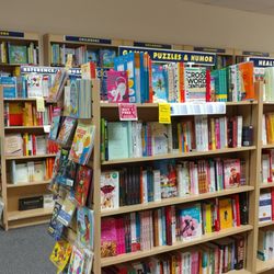Book Warehouse - Book Warehouse at the Outlet Shoppes of Gettysburg PA
