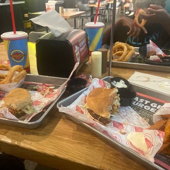 Fatburger & Buffalo's Express - Veggieburger Meal, Impossible Burger Meal, Boneless Wings Kids Meal - Burgers Near Me - Arlington, Texas Fatburger & Buffalo's Express - Veggieburger Meal, Impossible Burger Meal, Boneless Wings Kids Meal - Burgers Near Me - Arlington, Texas
