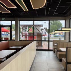 Burger King - Seating area