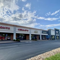 Hampton Shoppes - Right side of strip mall