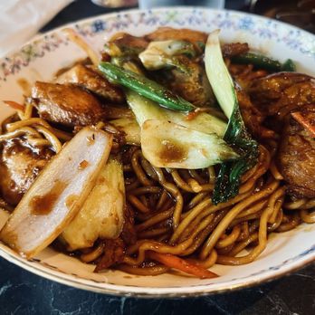 Yao’s - Chicken Lo Mein - Chinese Near Me - Oviedo, Florida