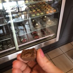 D' Rose Chocolate Factory  - Truffle