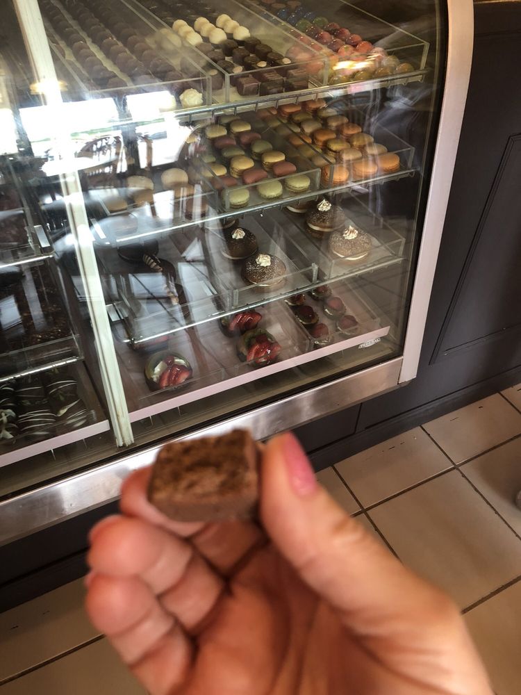 D' Rose Chocolate Factory 