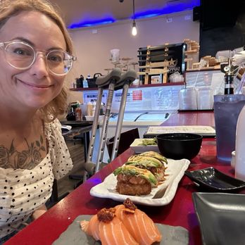 Ocean Sushi - Chili salmon slapped hard - Sushi Bars Near Me - West Hollywood, California Ocean Sushi - Chili salmon slapped hard - Sushi Bars Near Me - West Hollywood, California