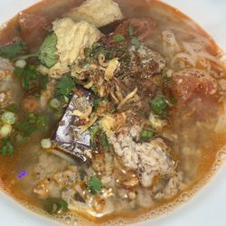Di Vang - Late night snack - bun rieu