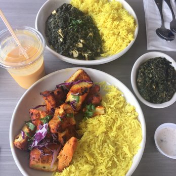 Roti Grill - Chicken with side of spinach - Indian Near Me - Dallas, Texas Roti Grill - Chicken with side of spinach - Indian Near Me - Dallas, Texas