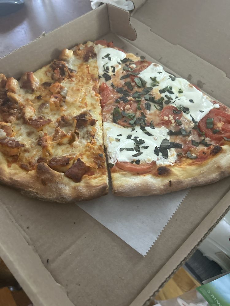 700 Degrees Pizzeria