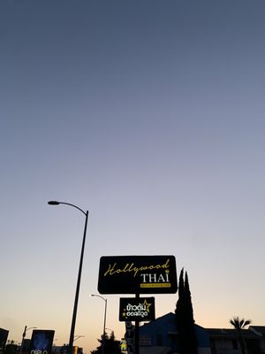 Hollywood Thai Resturant by null
