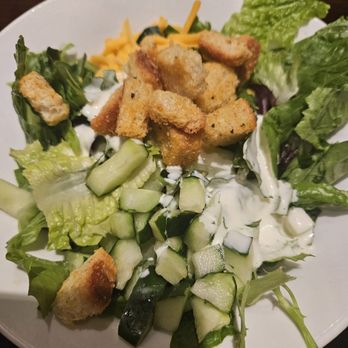 LongHorn Steakhouse - Salad with no tomato - Steakhouses Near Me - Winchester, Virginia