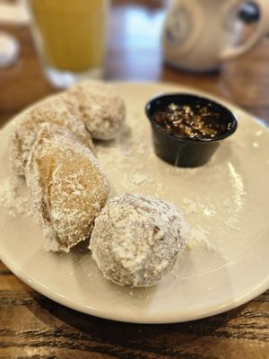 Another Broken Egg Cafe by null