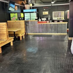 Ducks Pizza Company - Front counter
