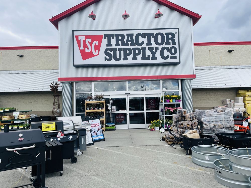 TRACTOR SUPPLY Updated August 2024 122 Mosside Blvd, North