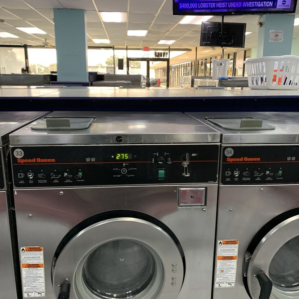 Bright Washateria - Inside with entrance - Laundromat Near Me - Houston, Texas Bright Washateria - Inside with entrance - Laundromat Near Me - Houston, Texas