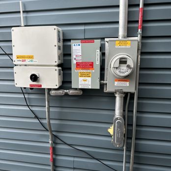 Windfree Solar - Solar inverter and meter tie-in - Solar Installation Near Me - Chicago, Illinois