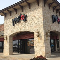 Mazzios Italian Eatery - Restaurant Exterior