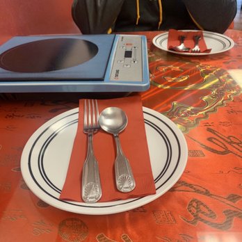 Four Seasons Hot Pot And Dumpling - Place settings - Chinese Near Me - Provo, Utah