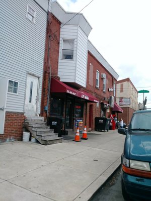 Lil nick's deli by null