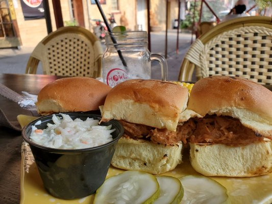 Howl At The Moon 46 Photos 78 Reviews Sports Bars 585 E 189th St Bronx Ny United States Restaurant Reviews Phone Number Menu