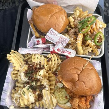 Elsewhere Garden Bar & Kitchen - Wine Bars Near Me - San Antonio, Texas