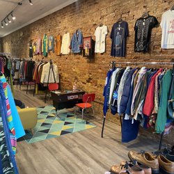 Decades Vintage Clothing & Vinyl - Rare t-shirts and a donkey Kong free to play while shopping!