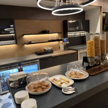 Washington Marriott Capitol Hill - Late night snacks in the M club - Hotels Near Me - Washington, DC, District of Columbia Washington Marriott Capitol Hill - Late night snacks in the M club - Hotels Near Me - Washington, DC, District of Columbia
