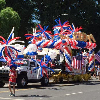 Downtown Modesto - Modesto 07/04/15 Parade: AWESOME Balloon Float! - Festivals Near Me - Modesto, California