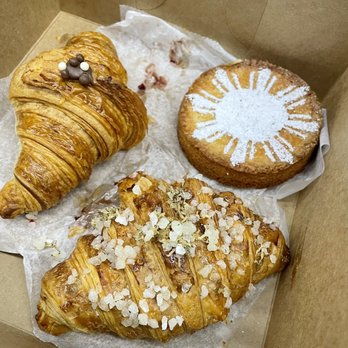 Kasama - Chocolate ganache croissant, ube huckleberry Basque cake, black truffle croissant - Filipino Near Me - Chicago, Illinois