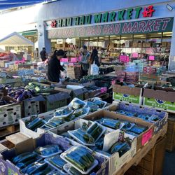 Hau Hau Market - Produce being sold outside