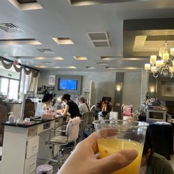 Purelux Nail & Spa - Mimosa and pedicure