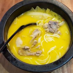 Rice noodles in chicken soup base