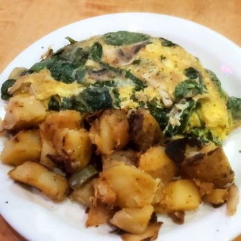 Brownstone Pancake Factory - Gourmet Mushroom & Spinach Omelet - Breakfast & Brunch Near Me - Edgewater, New Jersey