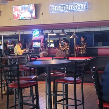 Corner Pocket Billiards - Sports Bars Near Me - Oxnard, California