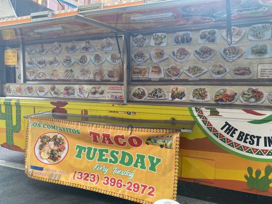 Los Compayitos Food by null