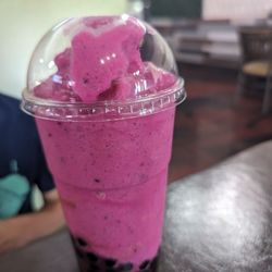 Cha Yen Pho And Boba - Dragon fruit slush with boba