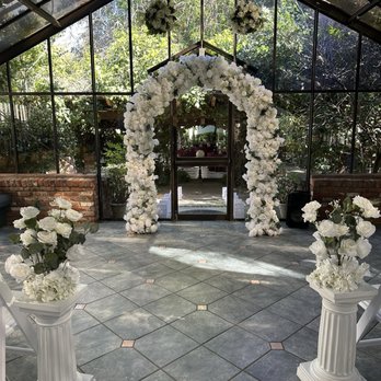 Wedding Revolution - Wedding arch Edwards mansion - Party Equipment Rentals Near Me Wedding Revolution - Wedding arch Edwards mansion - Party Equipment Rentals Near Me
