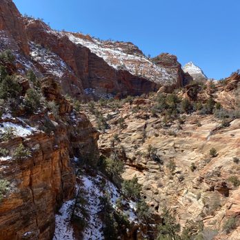 Canyon Overlook Trail - View going up - Hiking Near Me - Springdale, Utah