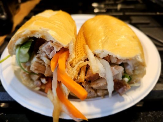 Le’s Banh Mi by null