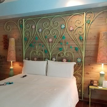 Pelican Hotel - Flower power room - Hotels Near Me - Miami Beach, Florida Pelican Hotel - Flower power room - Hotels Near Me - Miami Beach, Florida