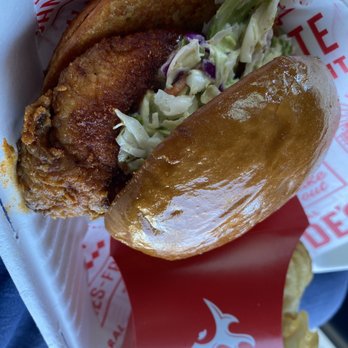 Clyde's Hot Chicken - Chicken Shop Near Me - Montclair, California