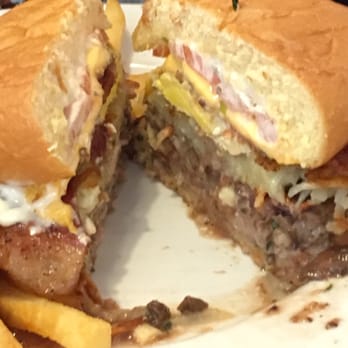 49er Diner - Breakfast burger topped with hash-browns, bacon, 2 eggs, cheese, and tomato - American Near Me - Sacramento, California 49er Diner - Breakfast burger topped with hash-browns, bacon, 2 eggs, cheese, and tomato - American Near Me - Sacramento, California